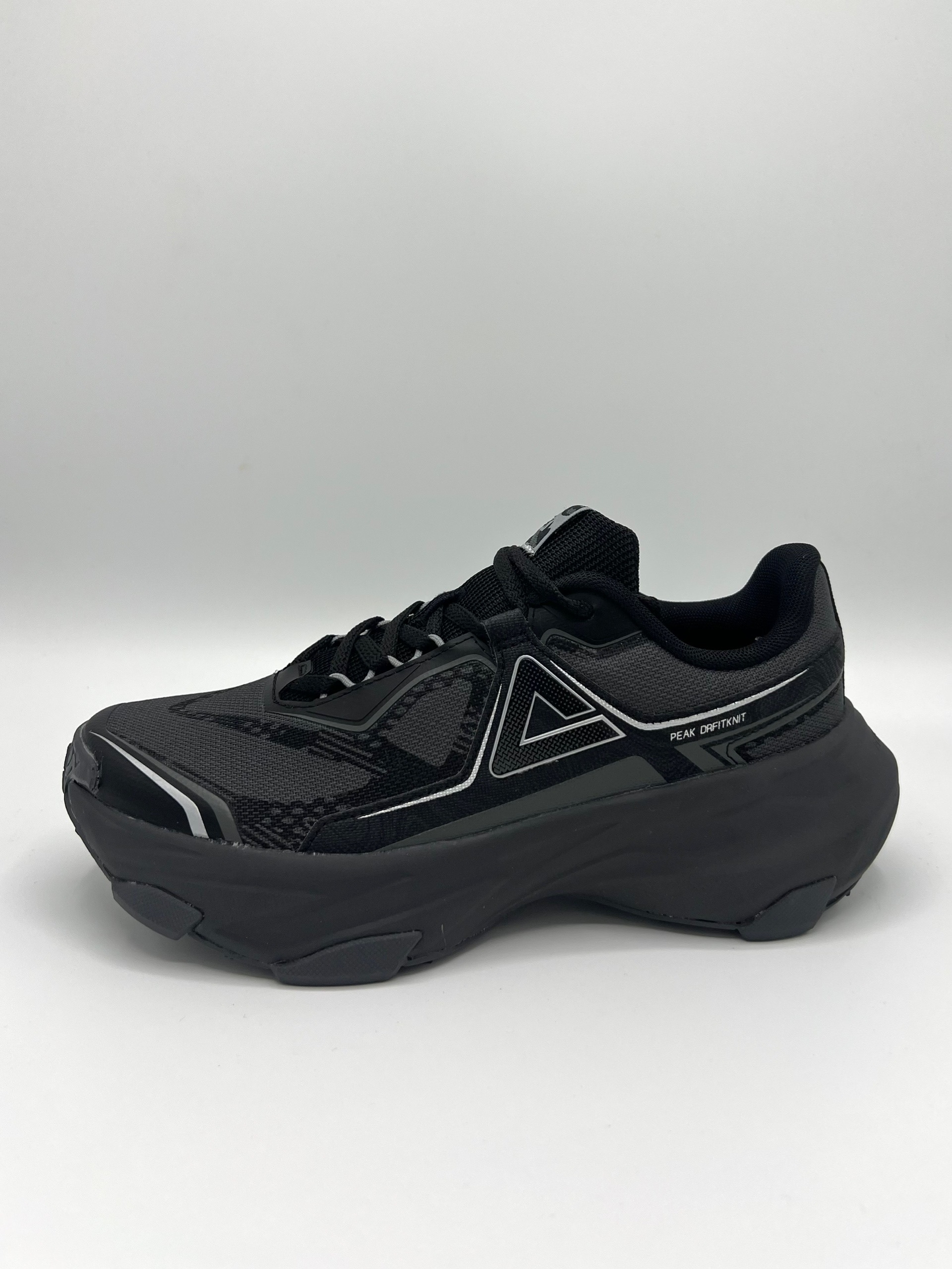 EXT261688G_chernyy_01.jpg