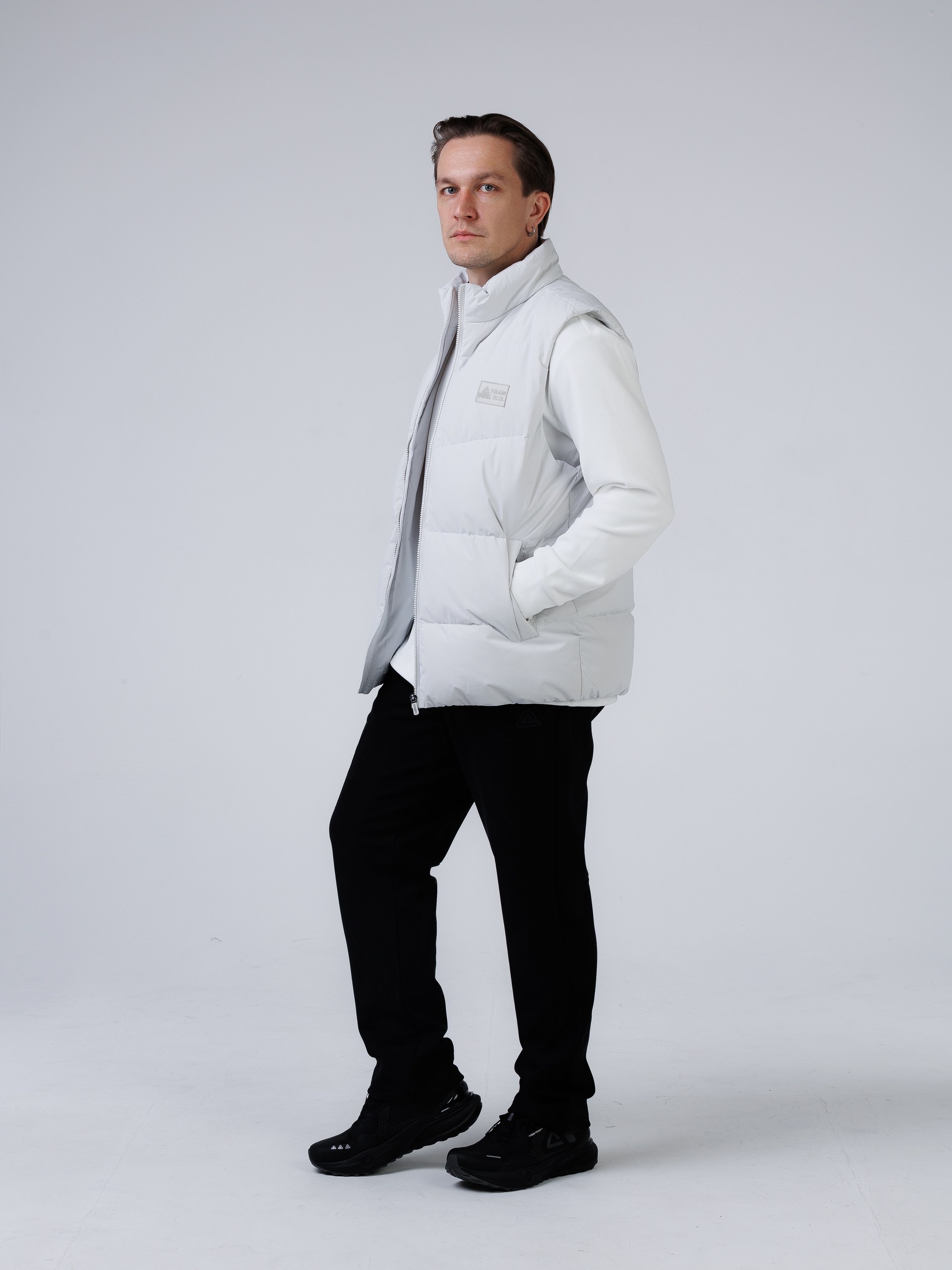 FW3254211_chernyy_05.jpg