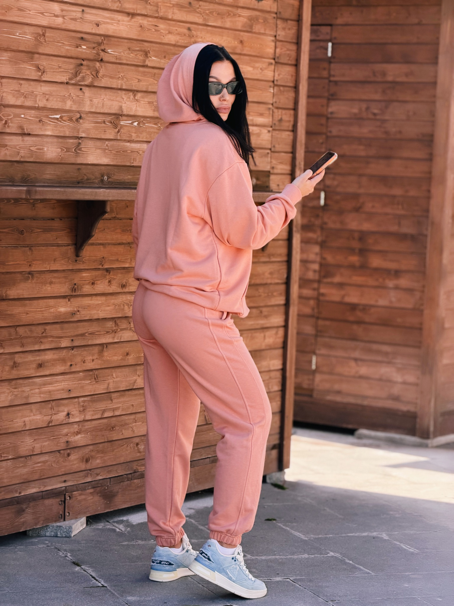 102202_rozovyy_02.jpg