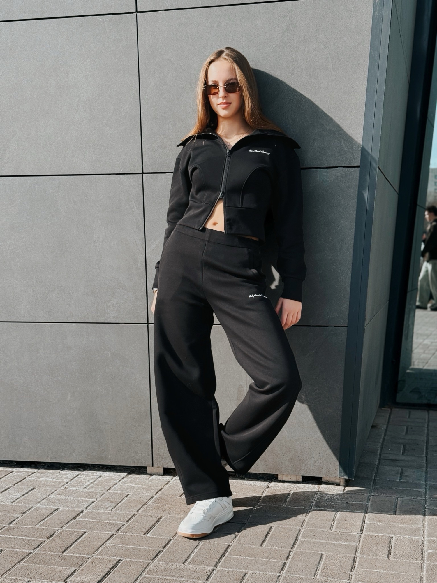 FW3261042_chernyy_01.jpg